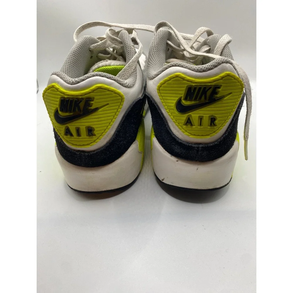 Nike cushioning vibrant fun